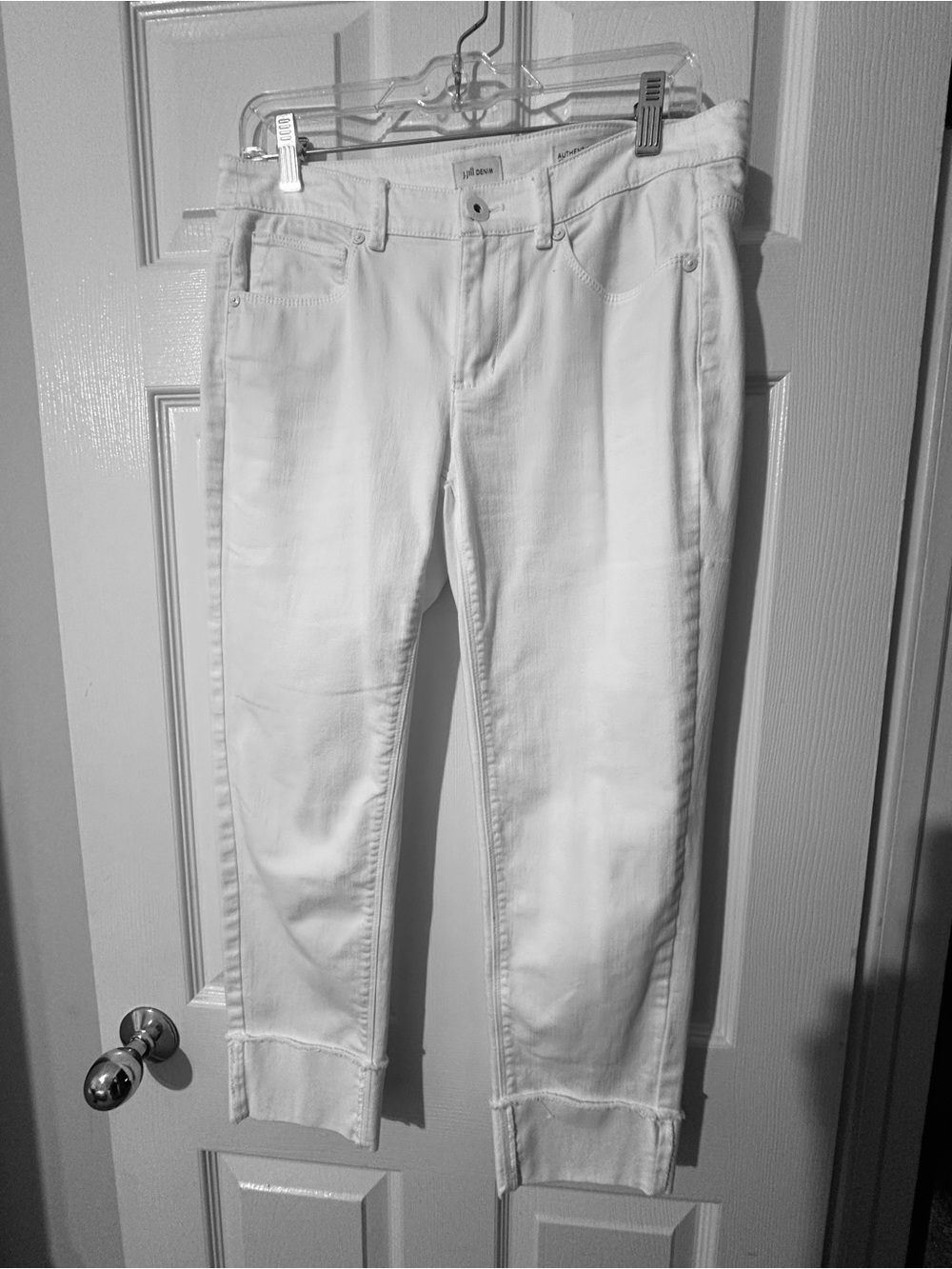J. Jill White Cropped Ankle Jeans with Raw Cuffed Hem Detail